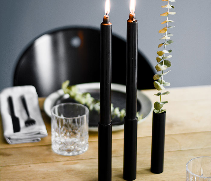Slim Light-Lysestager & Vase-Sorte-Vist på bord