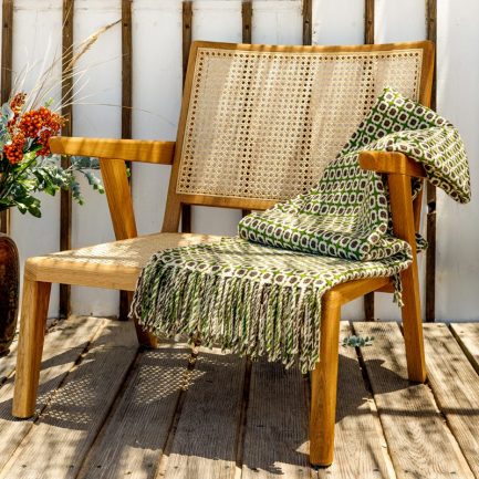 Vintage Plaid-Burel-Green-Sarubecco brown-vist i stol på terasse