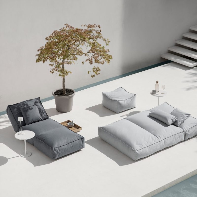 Stay Day Bed-Lounger-borde-Blomus-vist på terrasse
