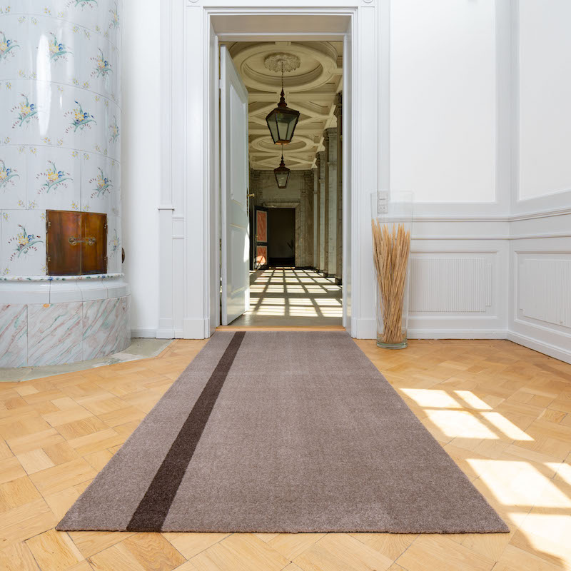 TICA-Floormat-Stripes-Vertical-90x200-Sand-Brown-ved kakkelovn