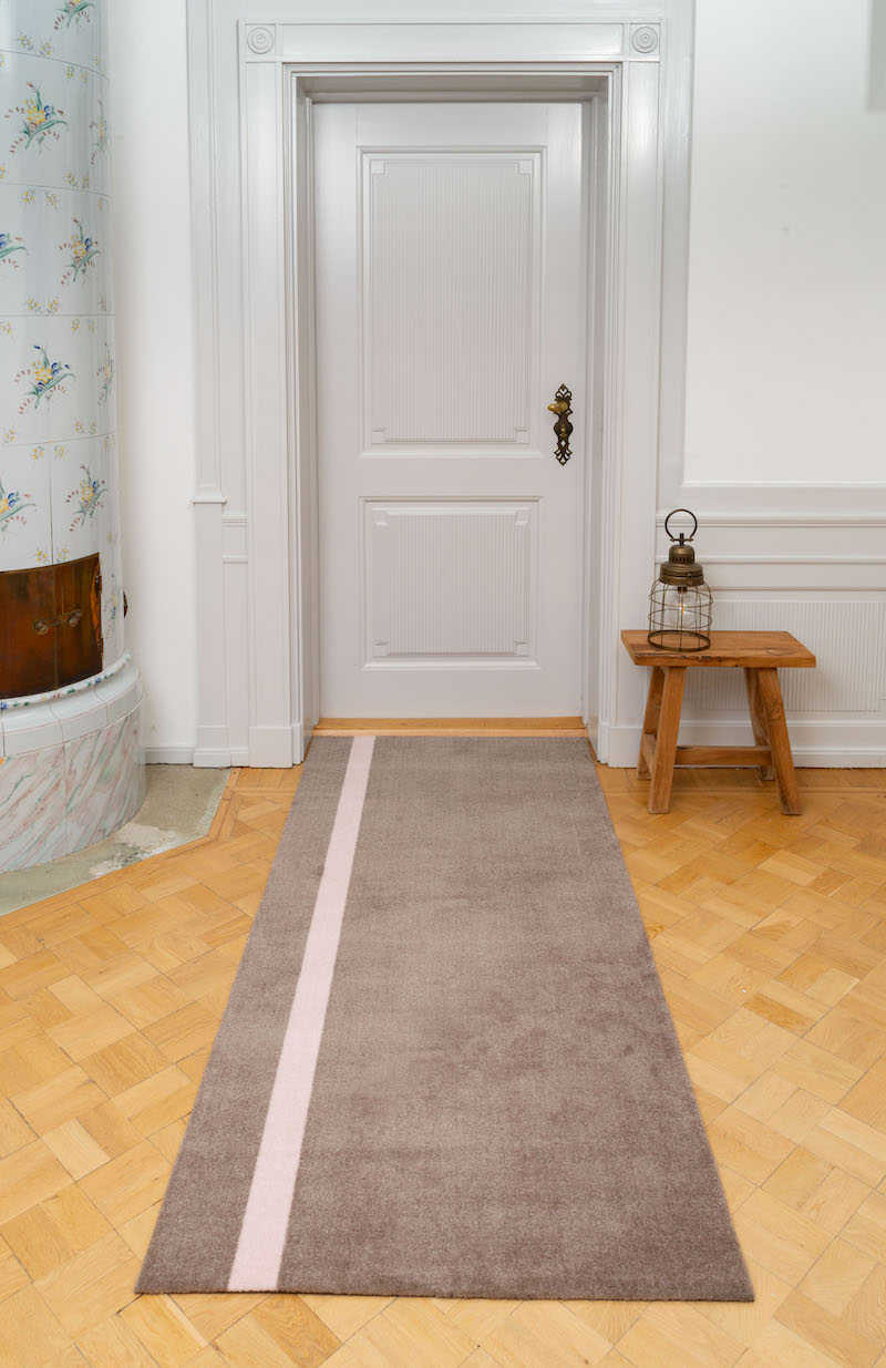 TICA-Floormat-Stripes-Vertical-90x200-Sand-Rose-Ved kakkelovn