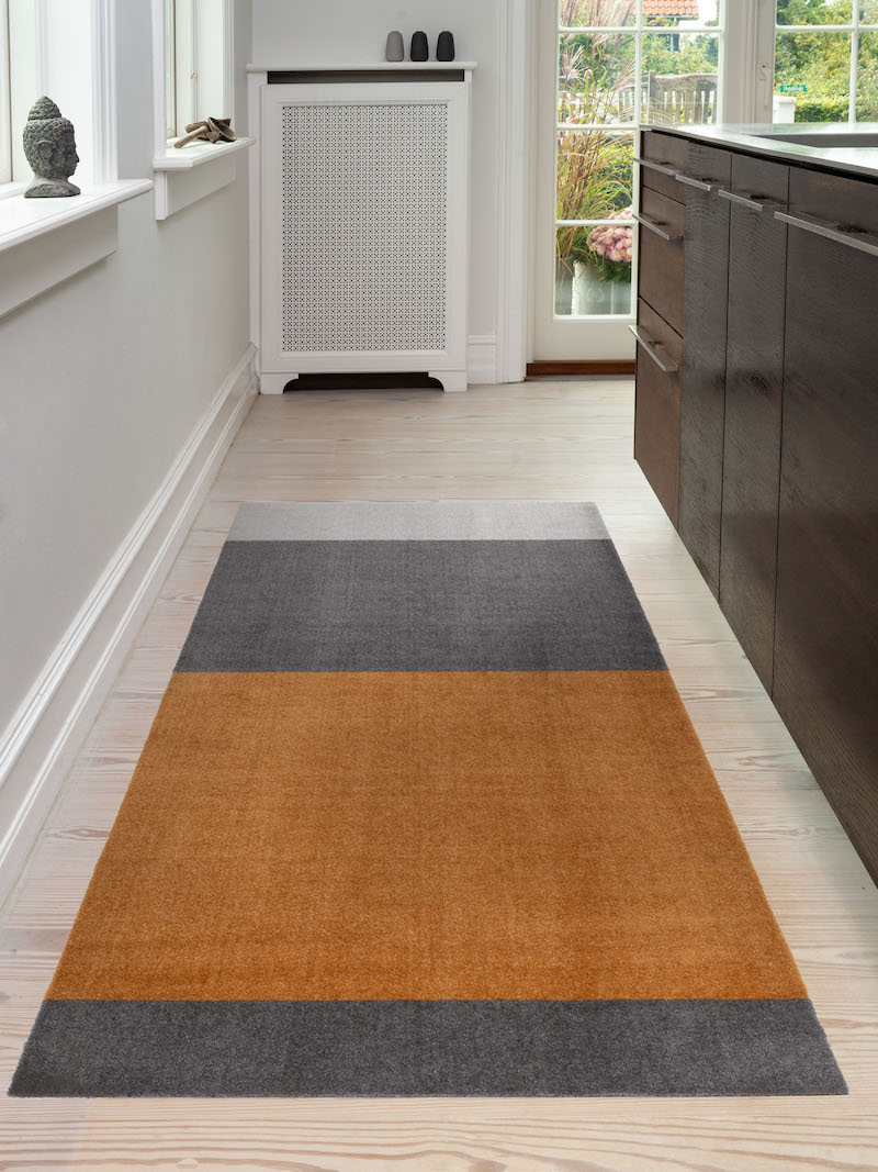 TICA-Floormat-Stripes-horizon-200x90-Dijon-I køkken