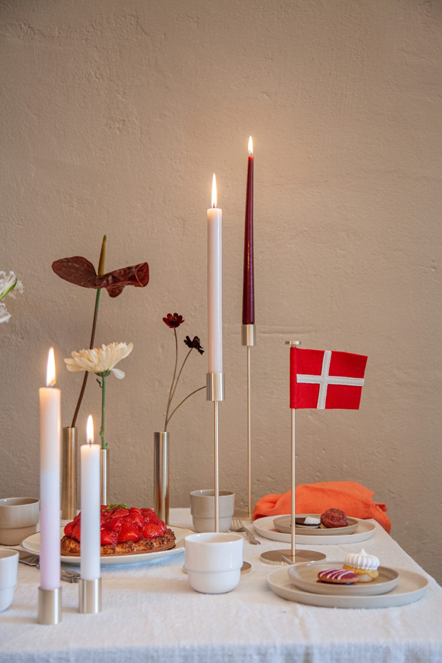 Fødselsdagsbord_dansk+flag-High Light Messing-55 North